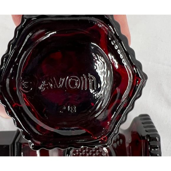 Avon vintage salt pepper shakers glass 1876 Cape Cod Ruby Red collection - Picture 11 of 12